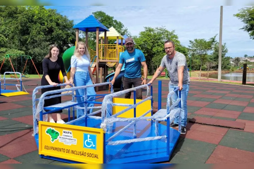 Parques de Ivaiporã ganham brinquedos adaptados para cadeirantes