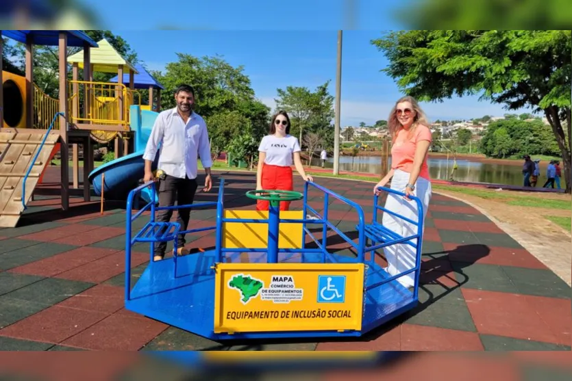 Parques de Ivaiporã ganham brinquedos adaptados para cadeirantes