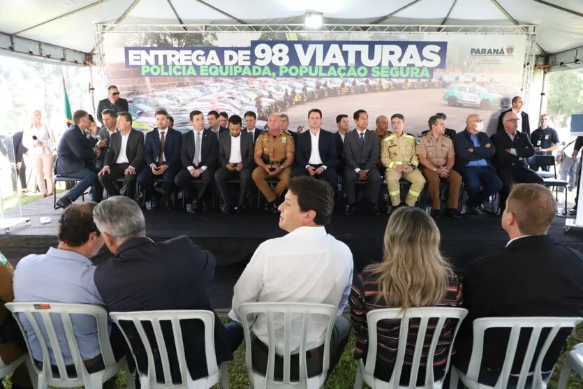 Polícias Militar e Civil do Paraná recebem novas viaturas