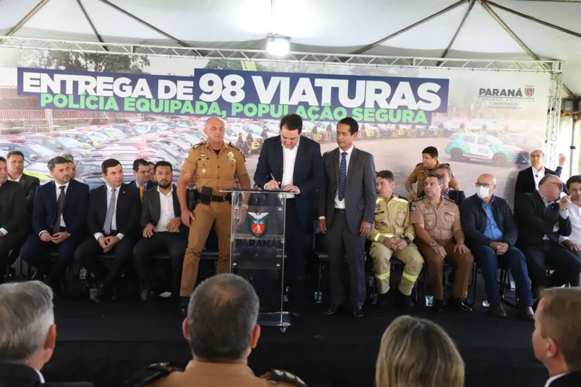 Polícias Militar e Civil do Paraná recebem novas viaturas