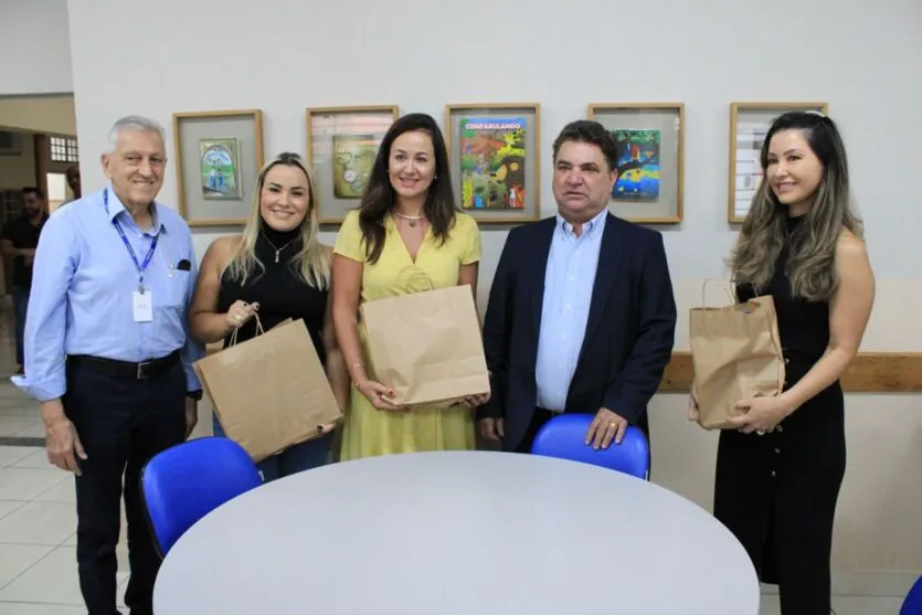 Prefeito e Luciana Massa visitam o Projeto Crescer