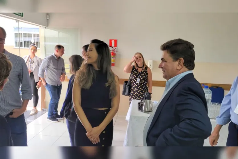 Prefeito e Luciana Massa visitam o Projeto Crescer