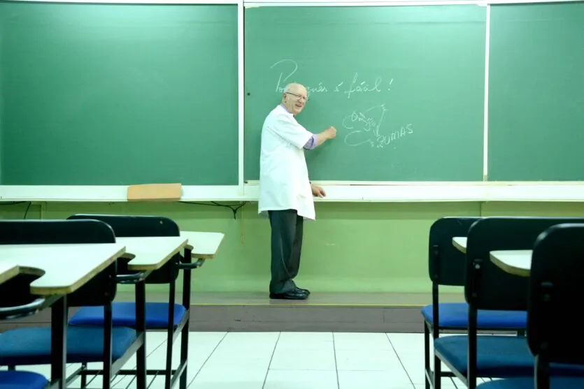  Professor Pedro Zumas, de 74 anos 