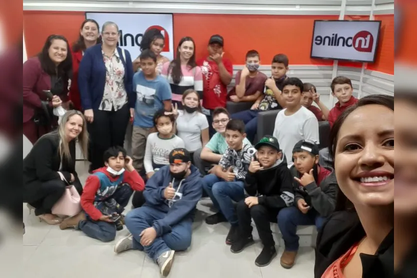 Alunos de Kaloré visitam redação do Jornal Tribuna do Norte