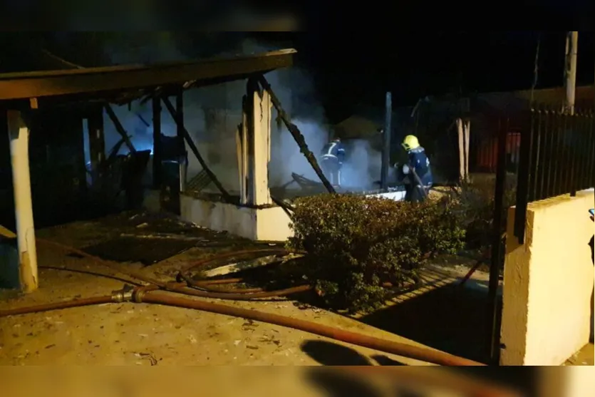 Bombeiros confirmam morte em incêndio no Pirapó; assista