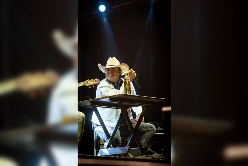 Cantor sertanejo Aleksandro, de dupla com Conrado, morre