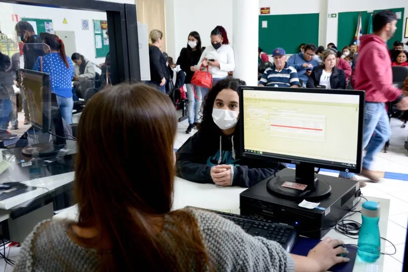 Fórum Eleitoral lota no último dia para regularização