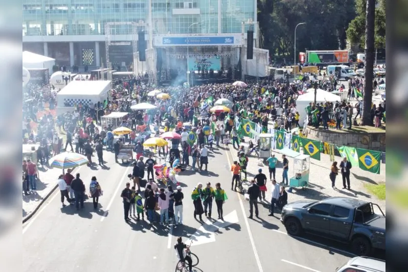 Governador participa da Marcha para Jesus em Curitiba