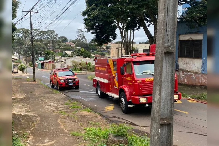 Incêndio é registrado em prédio antigo de Apucarana; veja