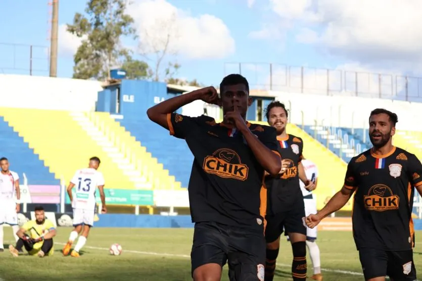 Laranja Mecânica vence e entra no G4 da Divisão de Acesso