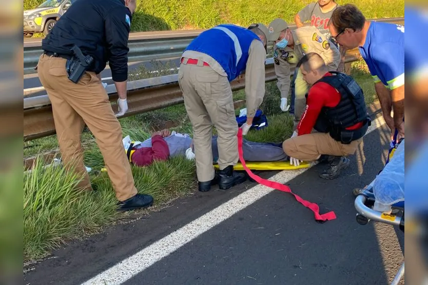 Motociclista bate contra guard rail na BR-376 e fica ferido