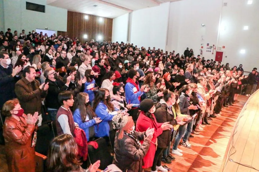 Orquestra “Ladies Ensemble” lota Cine Teatro Fênix