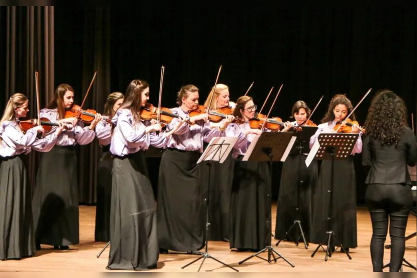 Orquestra “Ladies Ensemble” lota Cine Teatro Fênix