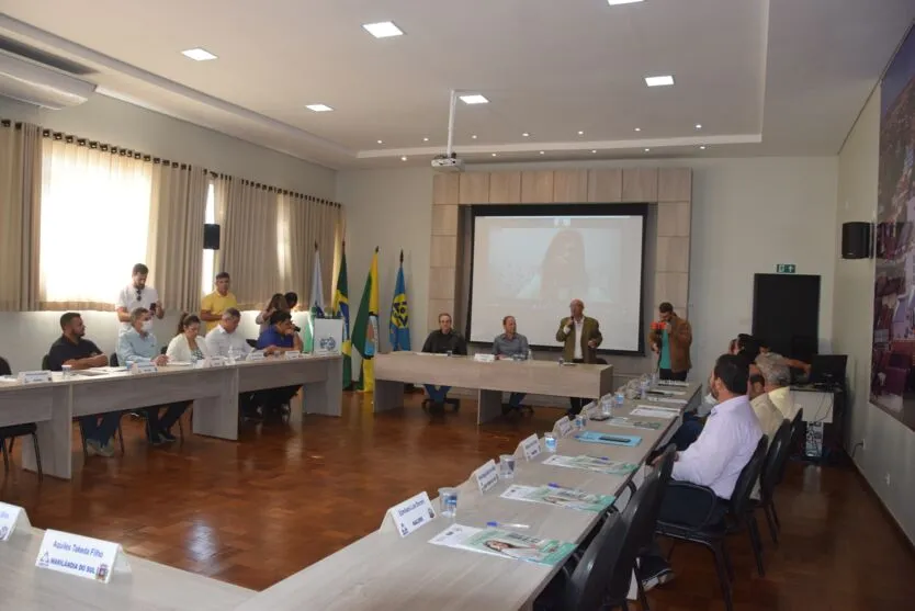 Prefeitos da Amuvi aderem ao Programa Cidades Sustentáveis