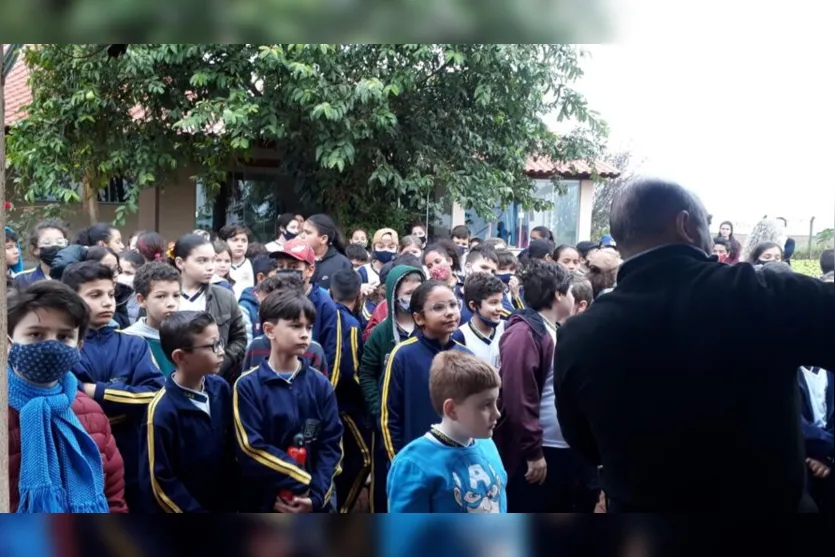 Projeto: Escolas Municipais visitam horta em Arapongas