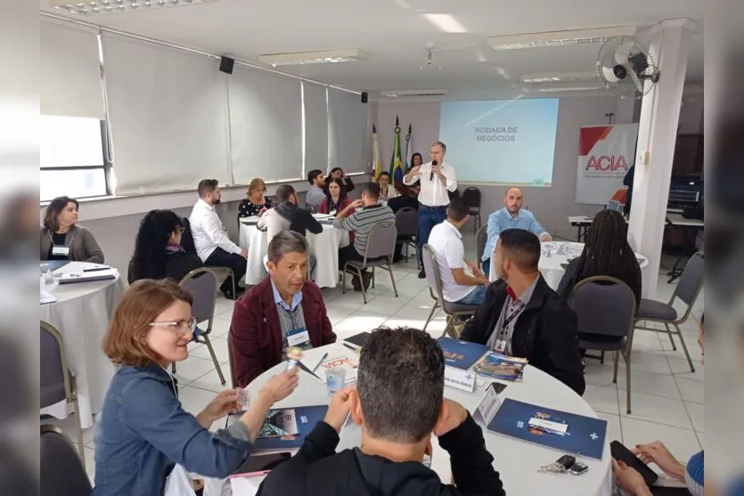 Rodada de negócios da ACIA atrai empresários em Apucarana