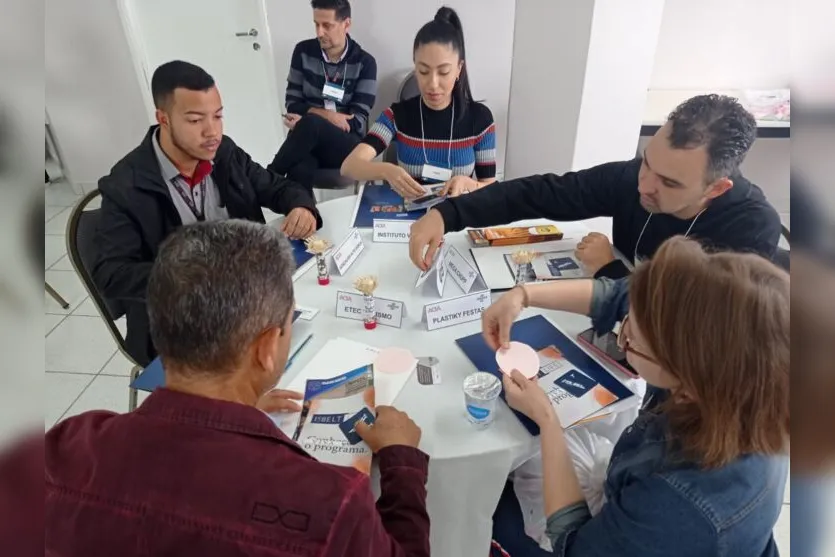 Rodada de negócios da ACIA atrai empresários em Apucarana