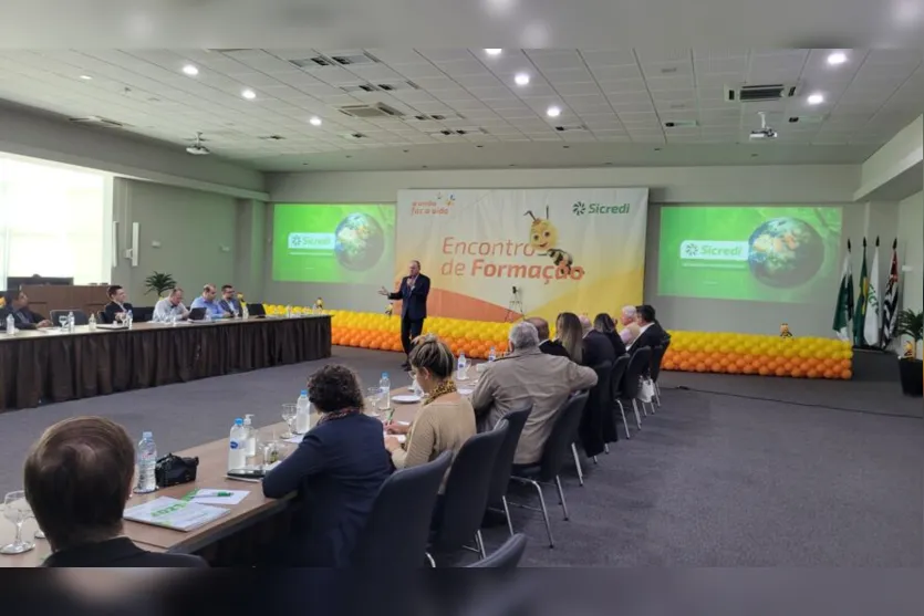 Sicredi Agroempresarial PR/SP sedia reunião; assista