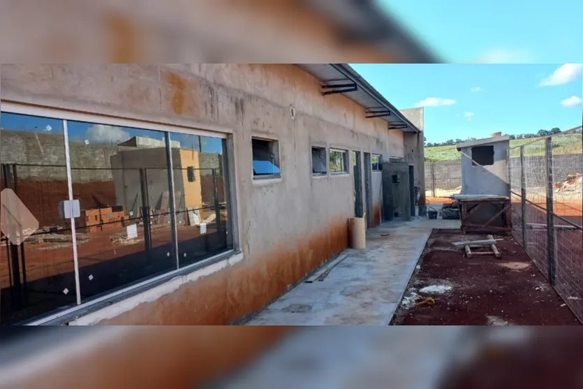  A etapa atual abrange as fases de pintura e jardinagem 