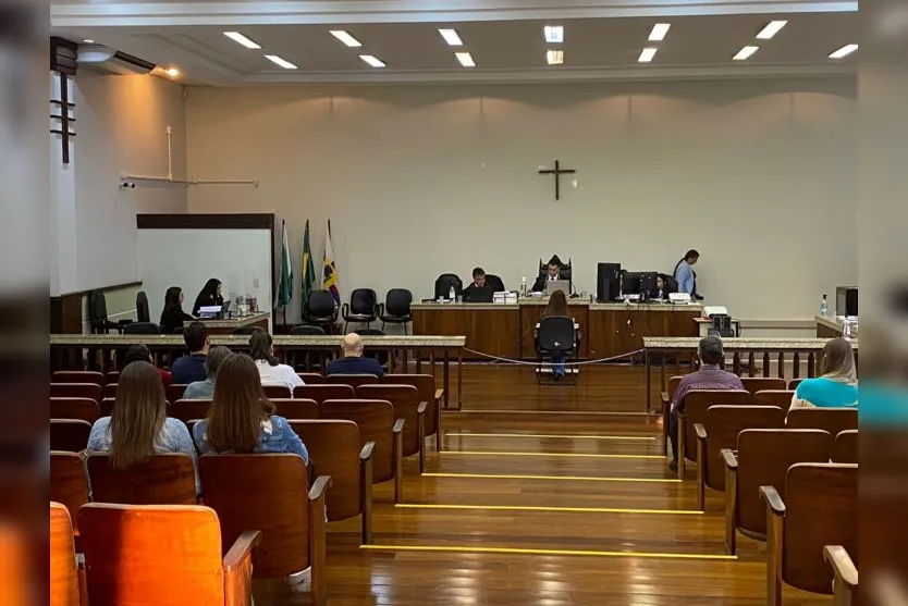  A expectativa é que o julgamento se encerre no final do dia. 