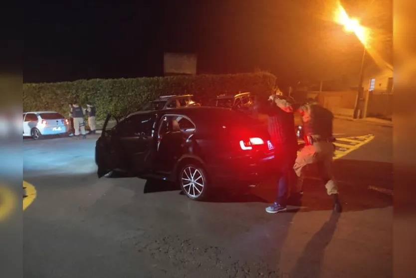  A operação, que também mira o tráfico de drogas, deve continuar acontecendo na cidade. 