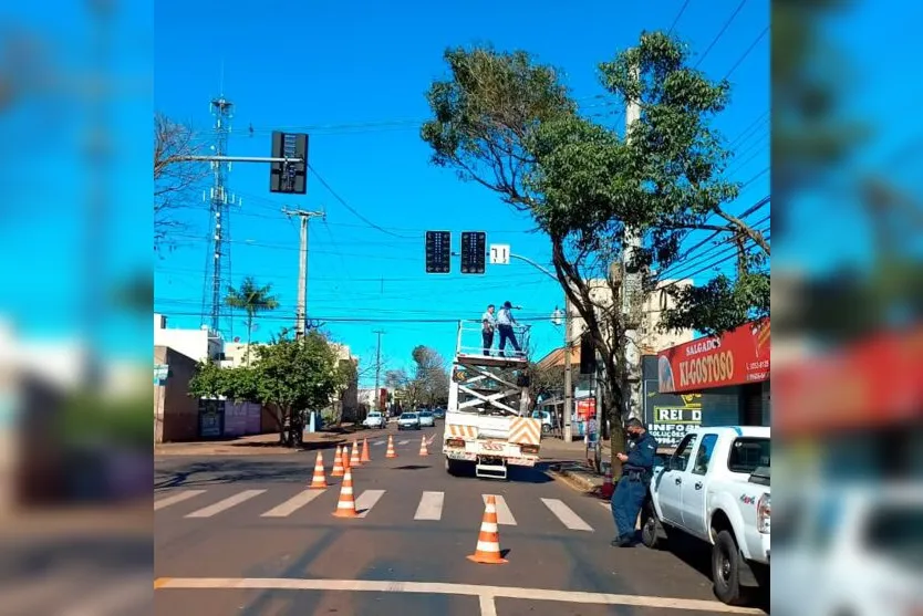  A sinalização vertical e horizontal também foi readequada, trazendo mais segurança tanto aos motoristas quanto aos pedestres 