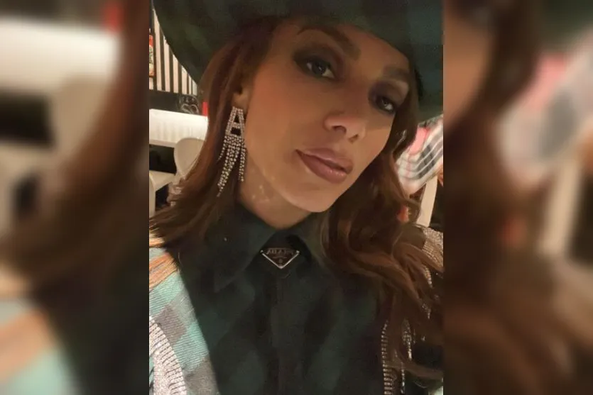 Anitta recebe GKay e mais famosos em sua festa junina; Veja os cliques