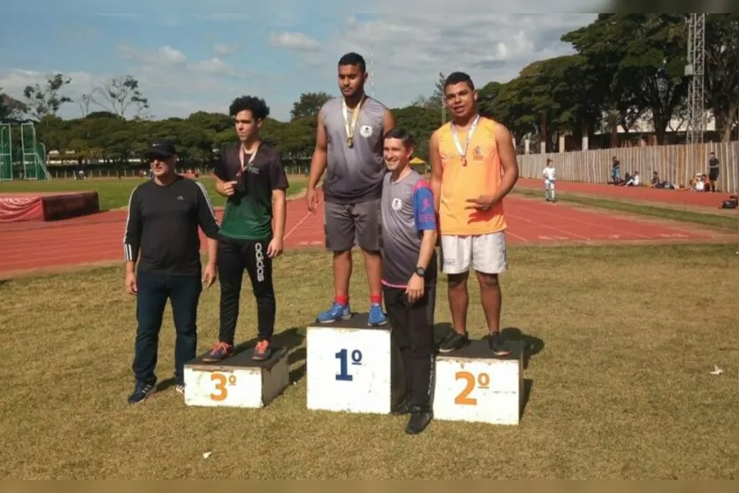 Atletas de Apucarana conquistam dez medalhas no atletismo dos JEP's