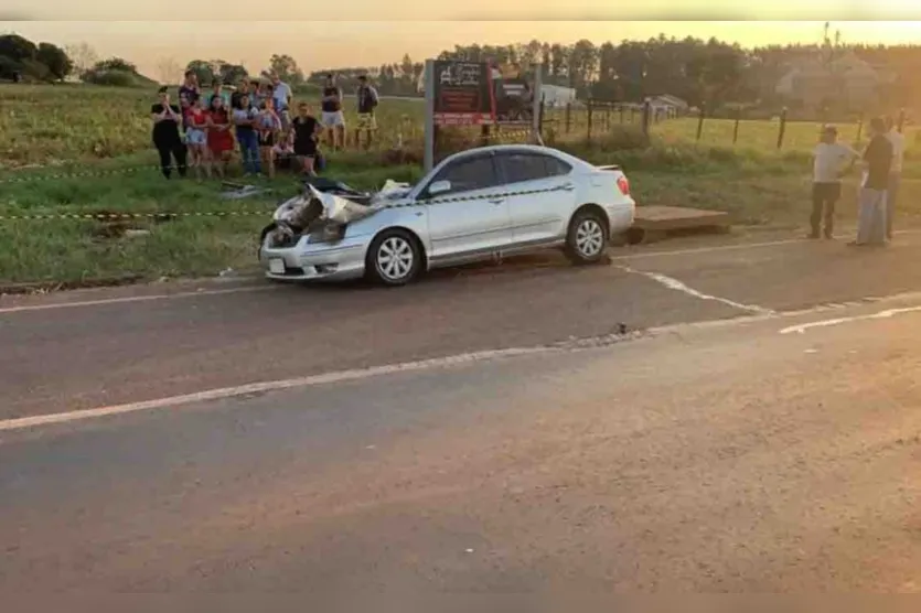  Batida foi na tarde de sábado (2) e envolveu um carro e uma carreta no trevo de acesso a Unidade Industrial 