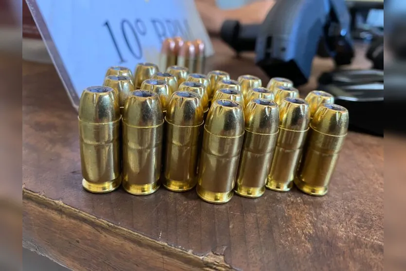  Conforme a PM, foi constatado que um dos envolvidos, de 46 anos, já possui passagens 