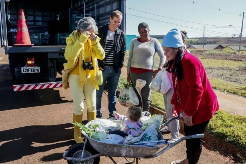 Conselheiros estaduais de segurança alimentar conhecem o Feira Verde