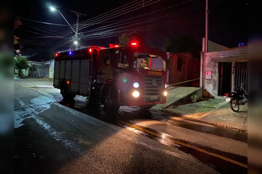  Corpo de Bombeiros foi acionado por volta das 2 horas da madrugada 