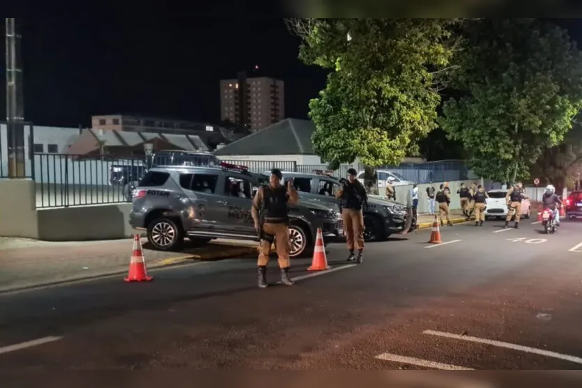  Equipes da Rocam e da Rotam do 10º Batalhão de Polícia Militar (BPM) de Apucarana 