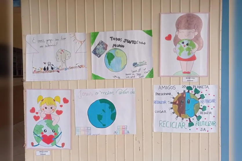 Estudantes participam de atividade sobre coleta seletiva