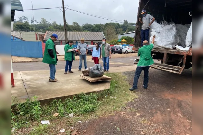 Feira Verde é realizada no Núcleo Habitacional Michel Soni