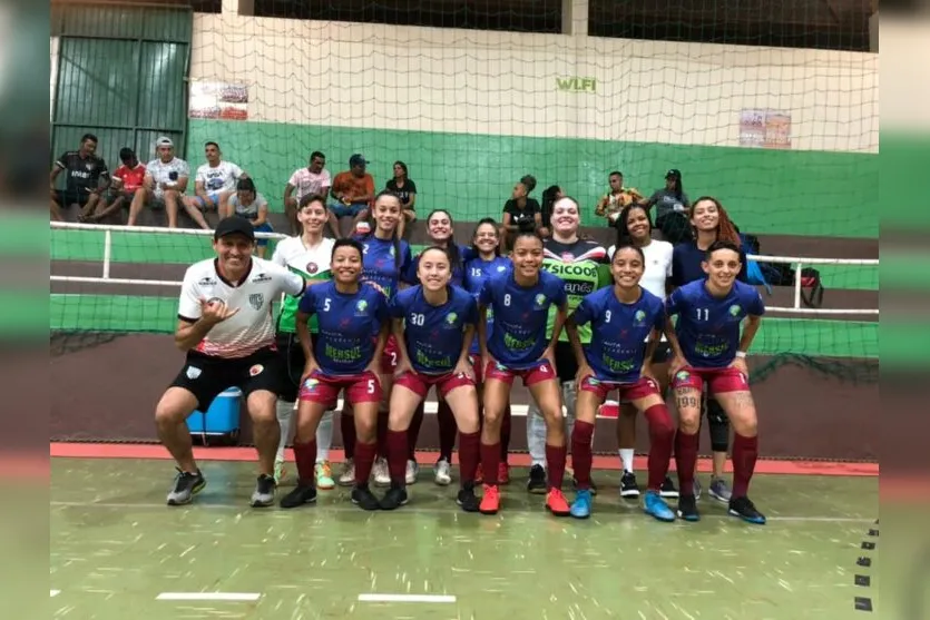 Futsal feminino de Apucarana disputa título regional