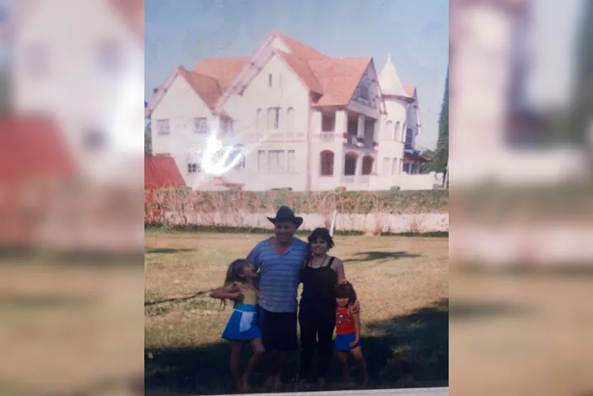  Geizi Souza, de Apucarana, e sua família visitam o local há muitos anos 