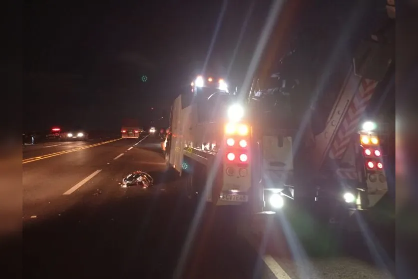  Guincho e caminhão estavam às margens da rodovia 