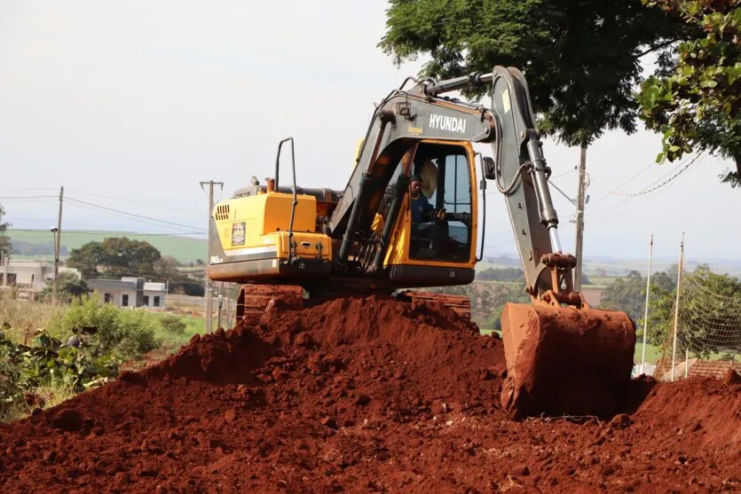 Ivaiporã pavimenta 34 quadras no Bosque da Saúde