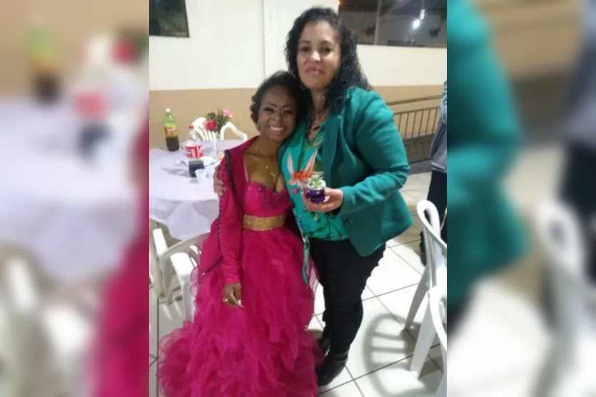Jovem de Apucarana que sonhava com bolo de níver ganha festa surpresa