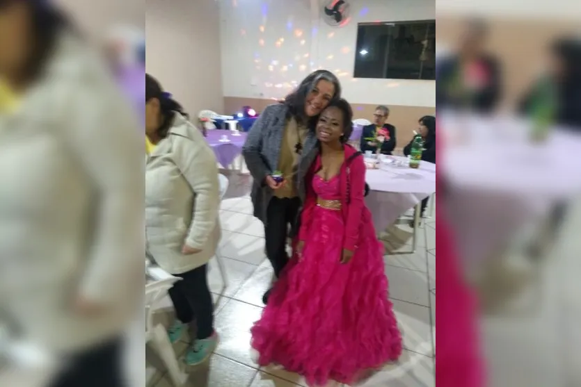 Jovem de Apucarana que sonhava com bolo de níver ganha festa surpresa