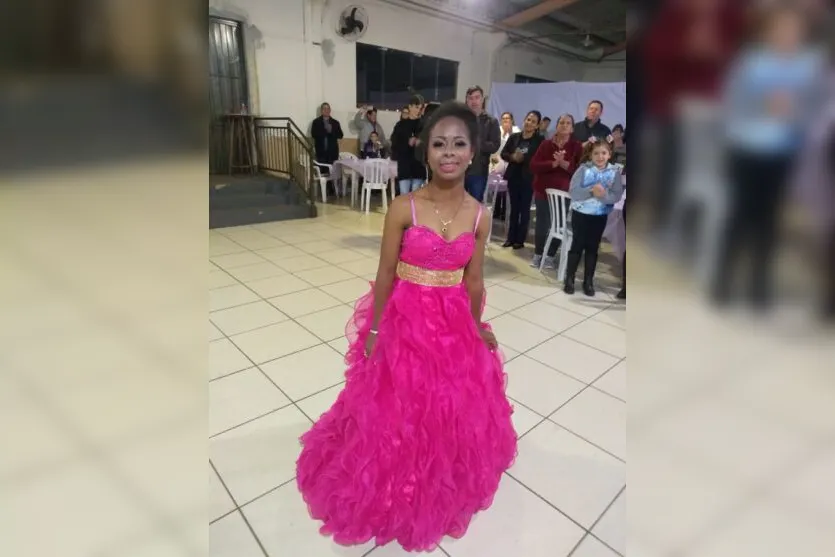 Jovem de Apucarana que sonhava com bolo de níver ganha festa surpresa