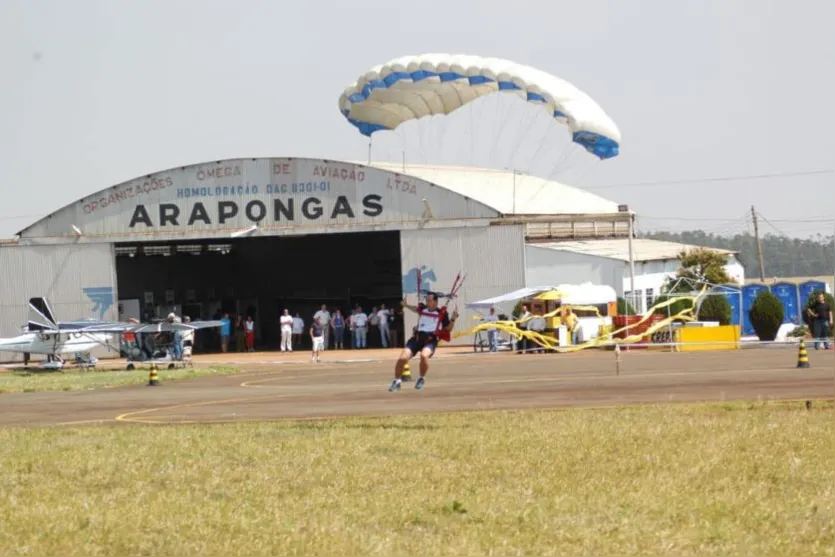  Luiz era um profissional experiente de um clube de paraquedismo da cidade e dono do avião acidentado 