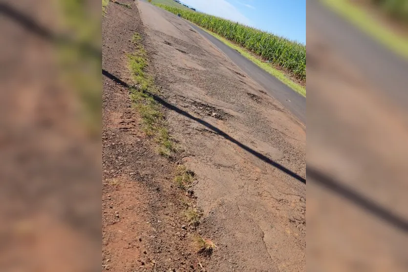 Moradora do 'Correia de Freitas' reclama de buracos; Veja