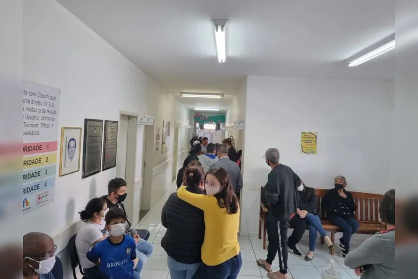  Muitas pessoas foram à UBS Antônio Sachelli neste sábado 