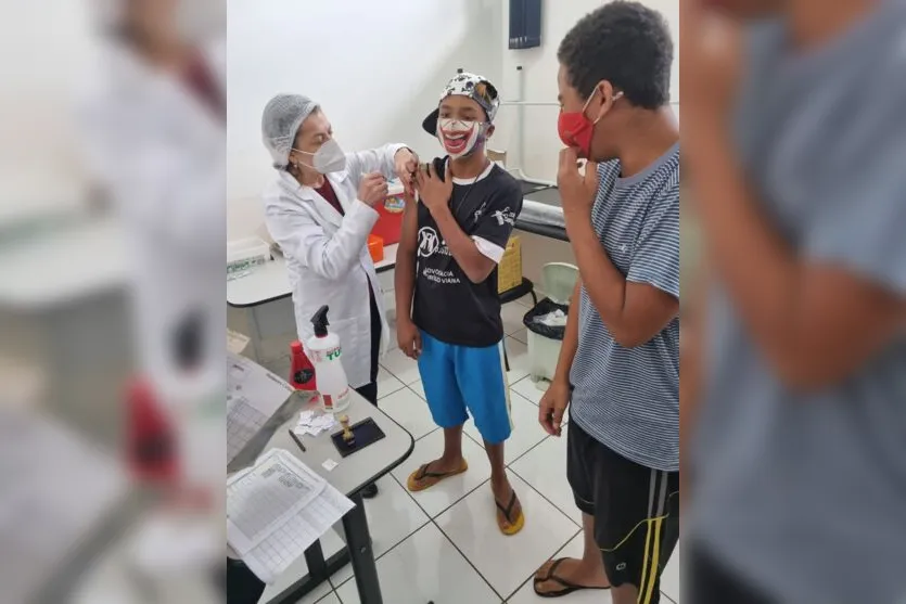  Muitas pessoas foram à UBS Antônio Sachelli neste sábado 