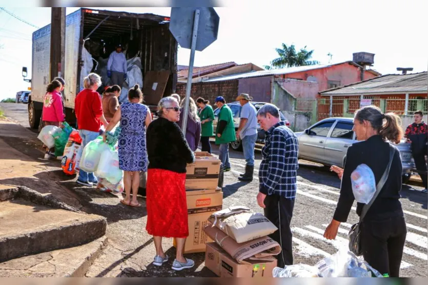  Na parte da tarde, estava previsto o atendimento no Núcleo Habitacional Parigot de Souza 