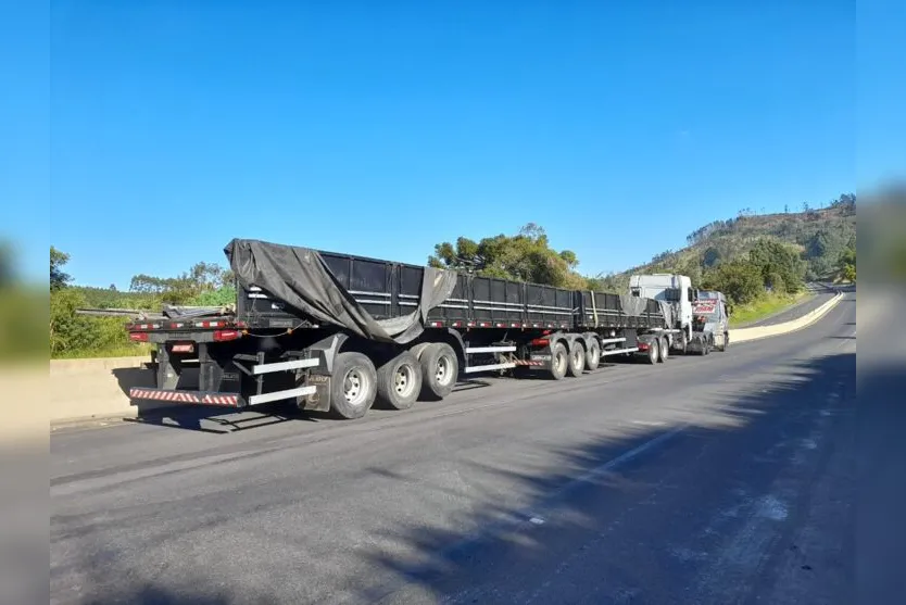 O guincho Alto da Serra foi chamado para o recolhimento do veículo 