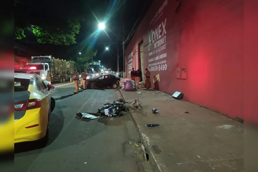  O motorista do carro foi preso por embriaguez 