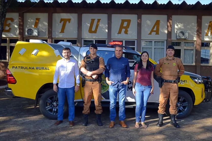  O veículo foi apresentado ao prefeito Ylson Álvaro Cantagallo, o Gallo, pelos soldados Cabo Josefh e soldado Guerer 